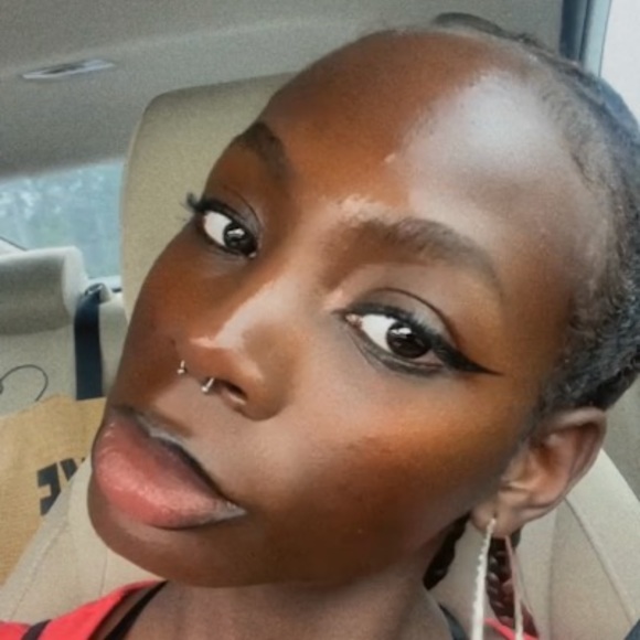 Meet your Posher, Faith - Picture 1 of 1